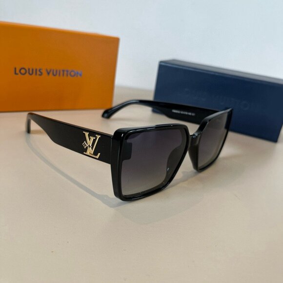 Louis Vuitton Black Square Sunglasses - Picture 1 of 7